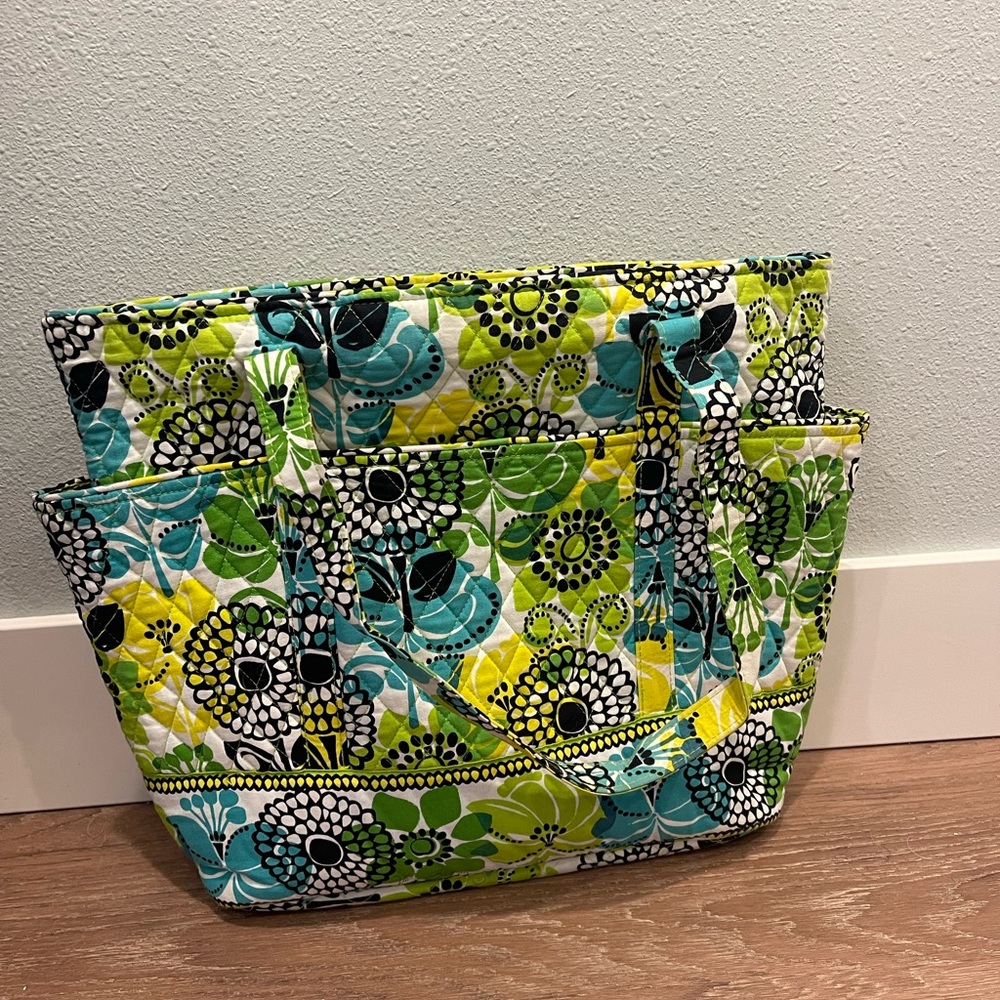 *Vera Bradley Limes Up Green and Yellow medium cotton tote bag retired